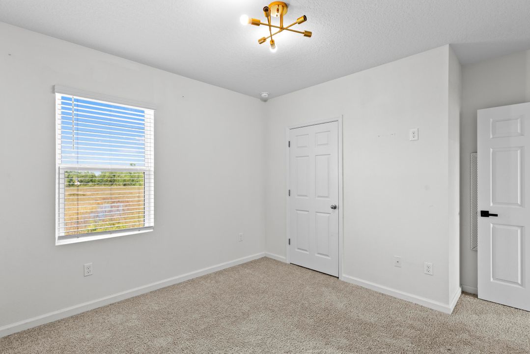 出租: $3,350 (5 贝兹, 3 浴室, 2674 平方英尺)