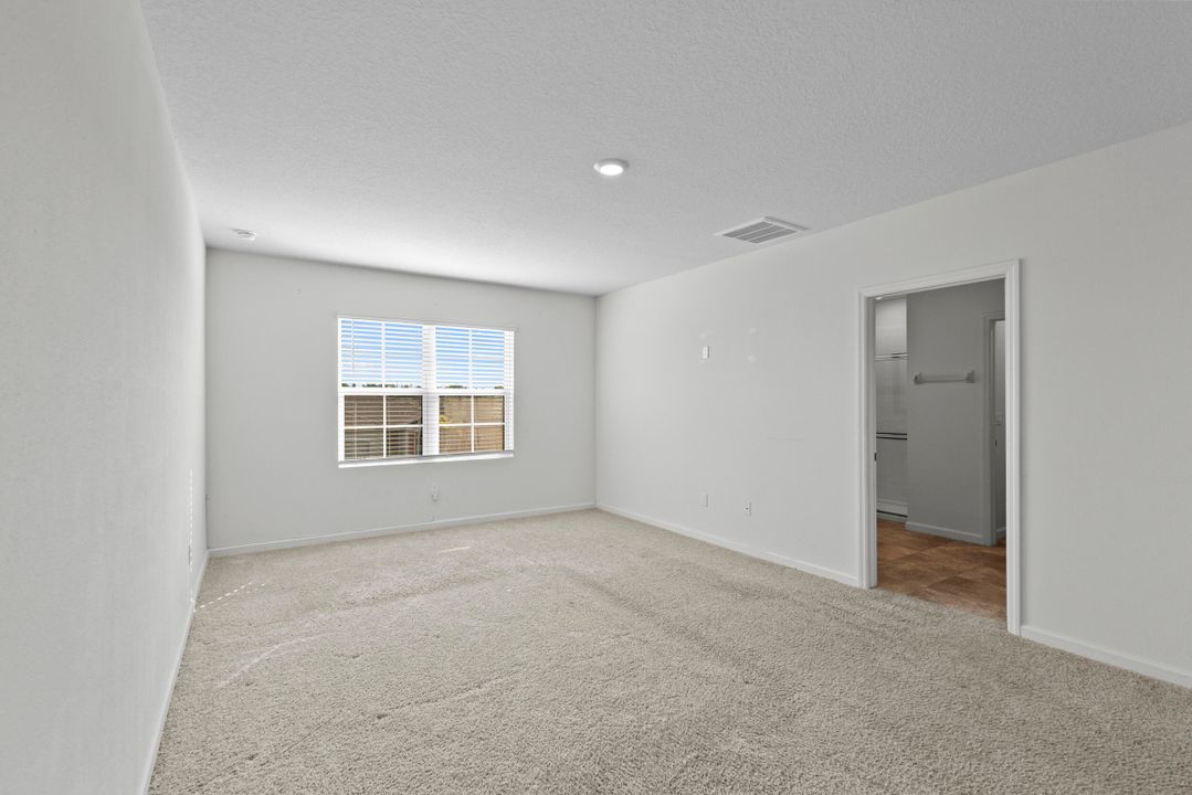 出租: $3,350 (5 贝兹, 3 浴室, 2674 平方英尺)