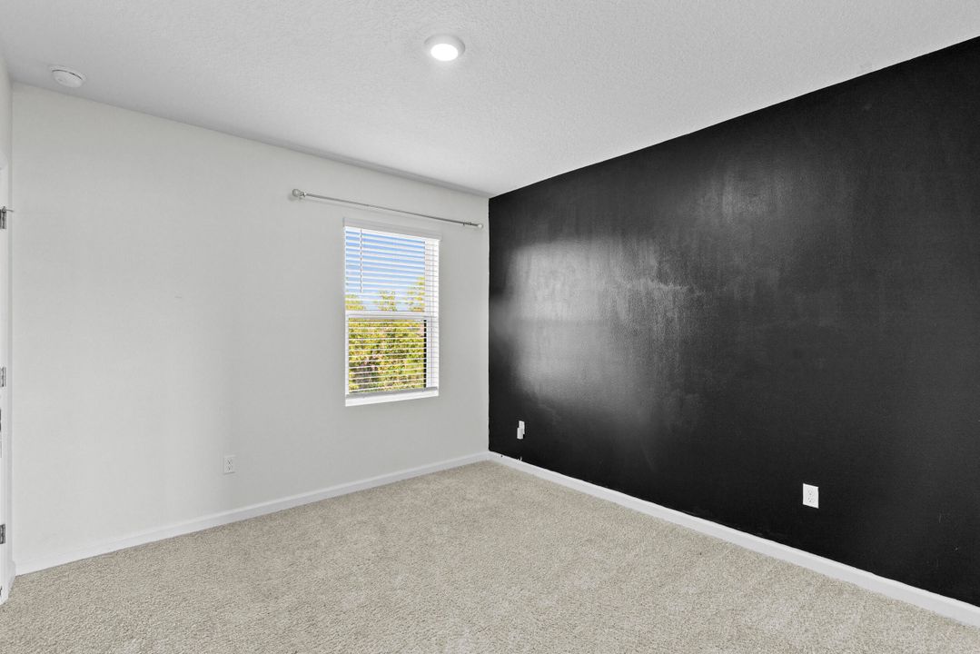 出租: $3,350 (5 贝兹, 3 浴室, 2674 平方英尺)