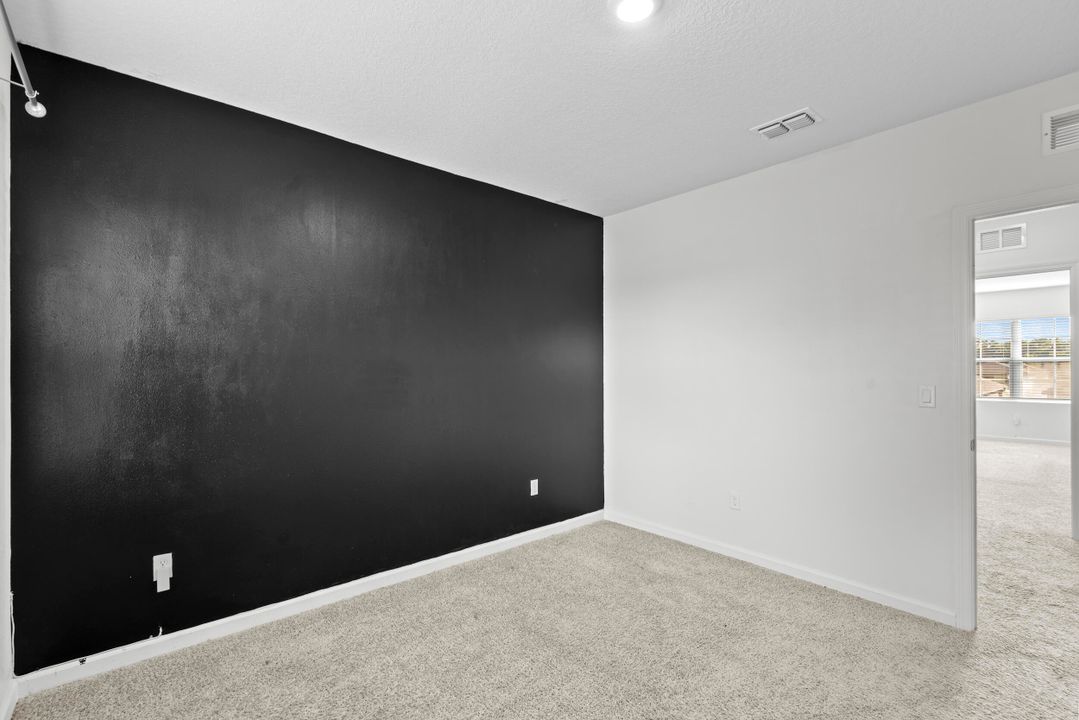 出租: $3,350 (5 贝兹, 3 浴室, 2674 平方英尺)