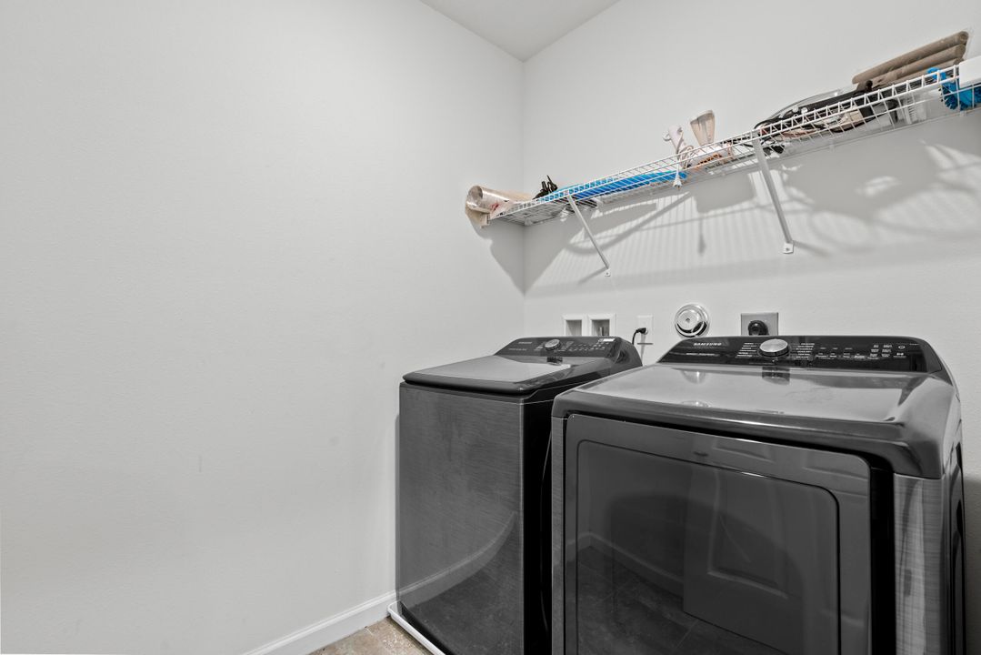 出租: $3,350 (5 贝兹, 3 浴室, 2674 平方英尺)