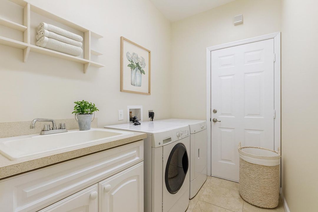 For Rent: $4,500 (4 beds, 3 baths, 2912 Square Feet)