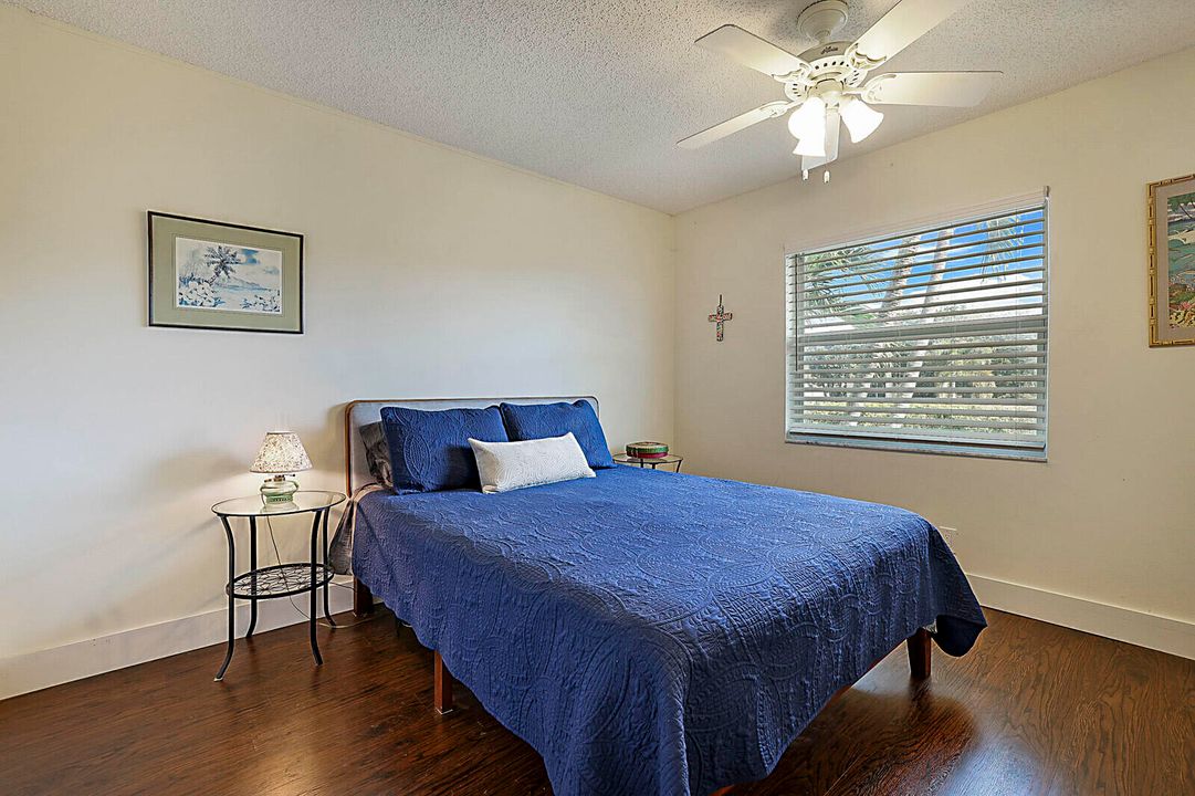 待售: $155,000 (2 贝兹, 2 浴室, 1044 平方英尺)