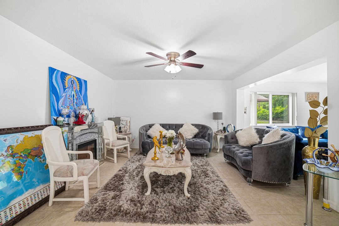 En Venta: $330,000 (2 camas, 2 baños, 1494 Pies cuadrados)