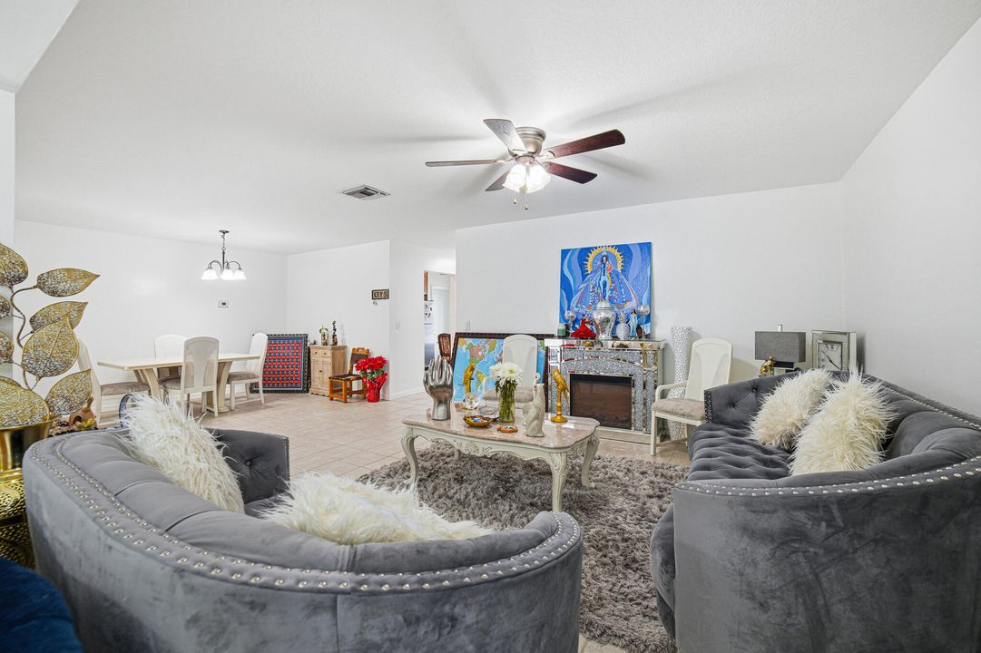 En Venta: $330,000 (2 camas, 2 baños, 1494 Pies cuadrados)