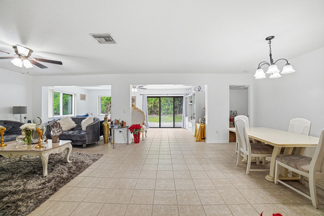 En Venta: $330,000 (2 camas, 2 baños, 1494 Pies cuadrados)