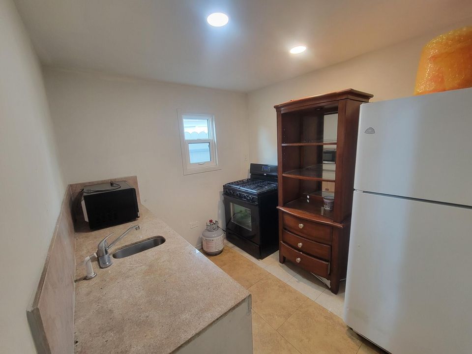 For Sale: $290,000 (2 beds, 2 baths, 1152 Square Feet)