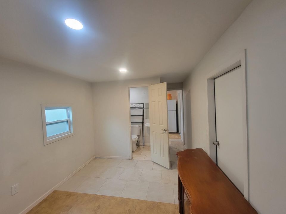 For Sale: $290,000 (2 beds, 2 baths, 1152 Square Feet)