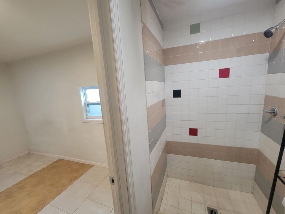 For Sale: $290,000 (2 beds, 2 baths, 1152 Square Feet)