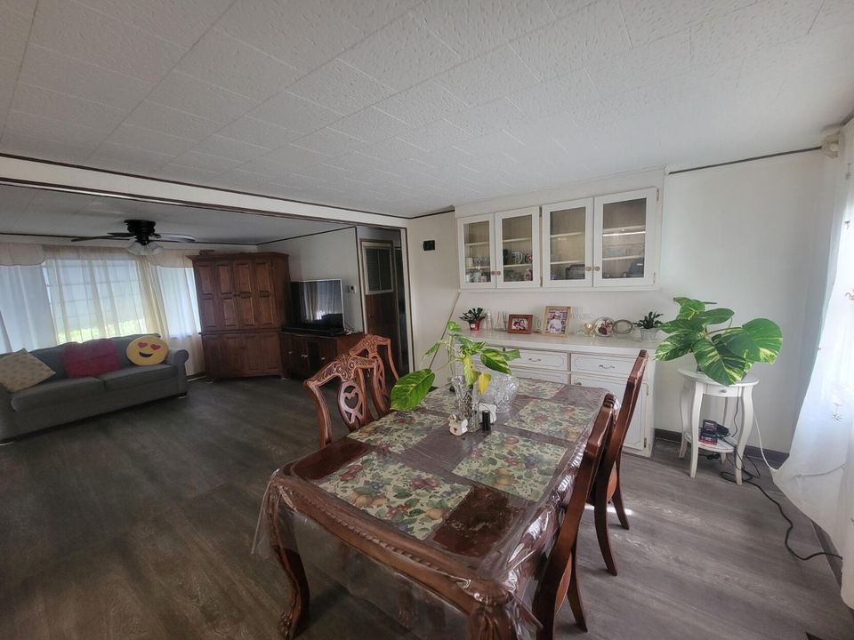 For Sale: $290,000 (2 beds, 2 baths, 1152 Square Feet)
