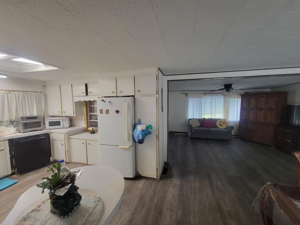 For Sale: $290,000 (2 beds, 2 baths, 1152 Square Feet)