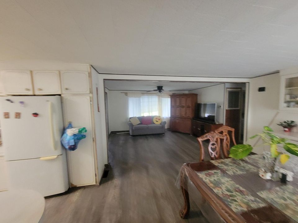 For Sale: $290,000 (2 beds, 2 baths, 1152 Square Feet)