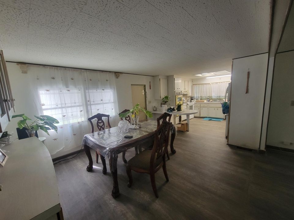 For Sale: $290,000 (2 beds, 2 baths, 1152 Square Feet)