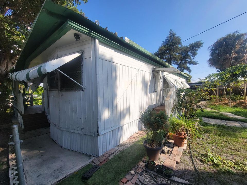 For Sale: $290,000 (2 beds, 2 baths, 1152 Square Feet)