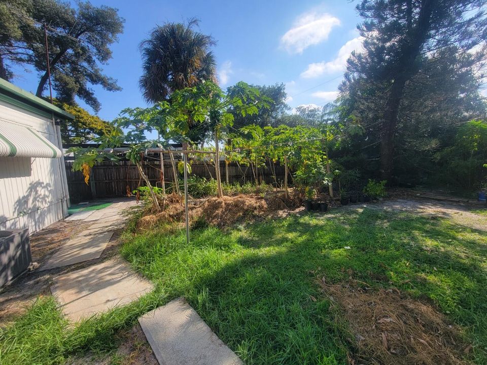 For Sale: $290,000 (2 beds, 2 baths, 1152 Square Feet)