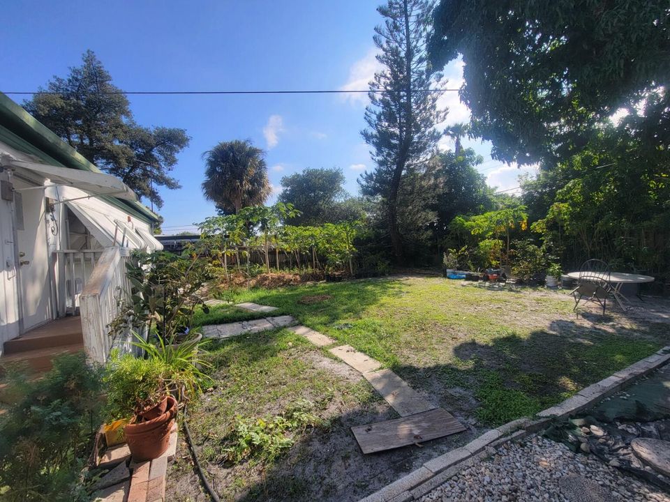 For Sale: $290,000 (2 beds, 2 baths, 1152 Square Feet)