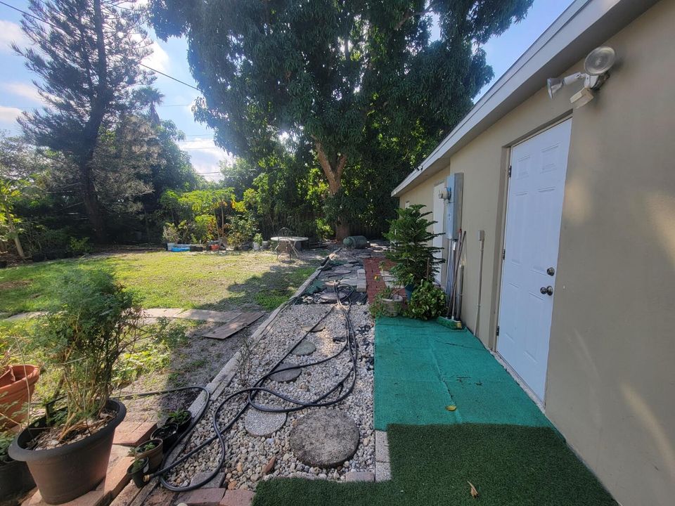 For Sale: $290,000 (2 beds, 2 baths, 1152 Square Feet)