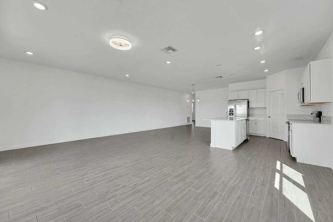 En Renta: $3,500 (5 camas, 3 baños, 3667 Pies cuadrados)