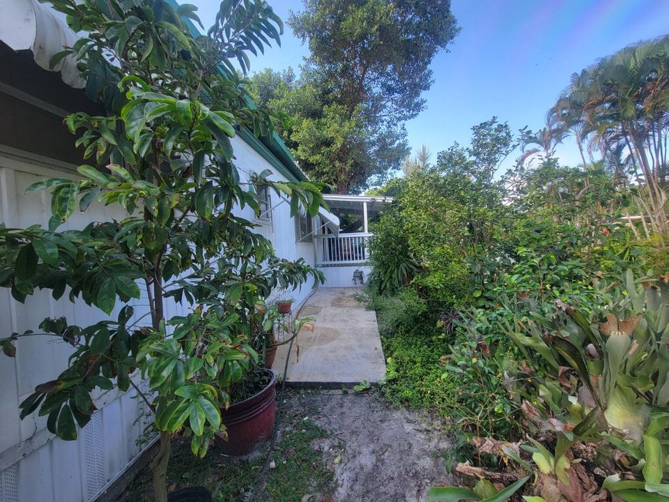 For Sale: $290,000 (2 beds, 2 baths, 1152 Square Feet)