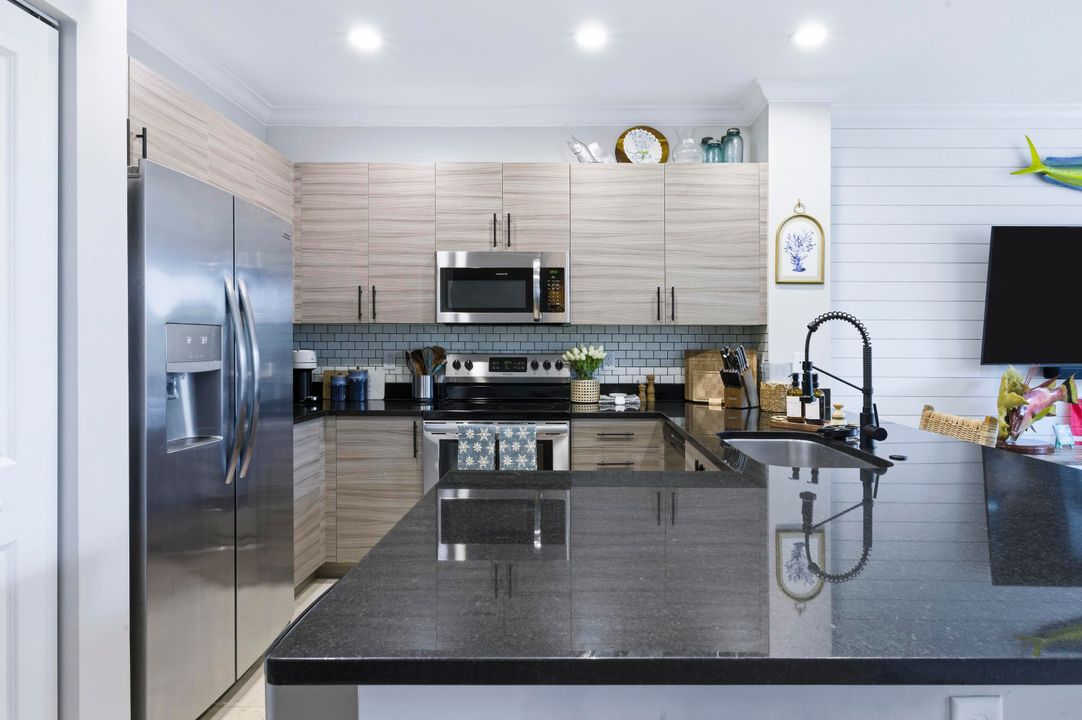 For Sale: $405,000 (3 beds, 2 baths, 1771 Square Feet)