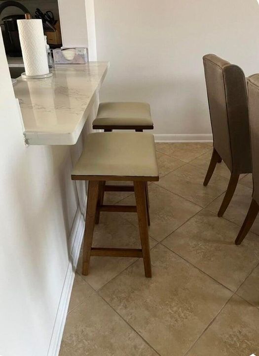 For Rent: $2,350 (2 beds, 2 baths, 1090 Square Feet)