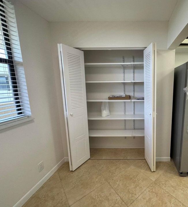 For Rent: $2,350 (2 beds, 2 baths, 1090 Square Feet)