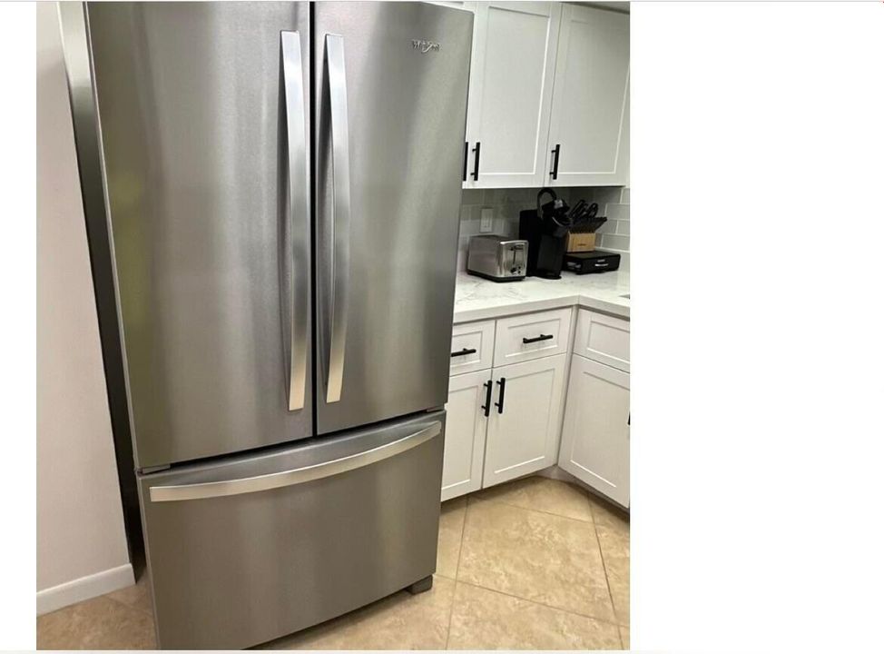 For Rent: $2,350 (2 beds, 2 baths, 1090 Square Feet)