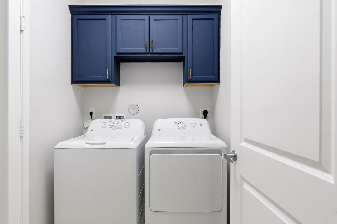 For Sale: $405,000 (3 beds, 2 baths, 1771 Square Feet)