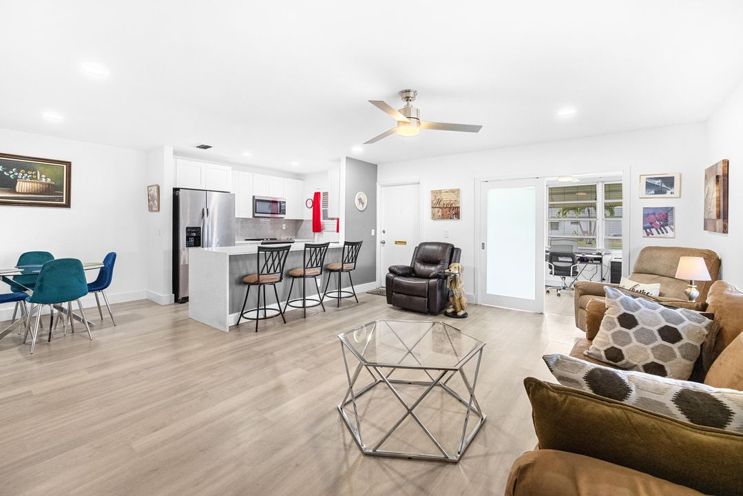 For Sale: $250,000 (2 beds, 2 baths, 1175 Square Feet)