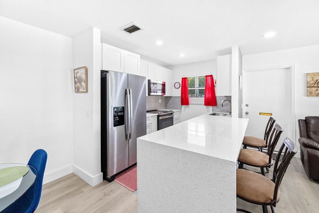 For Sale: $250,000 (2 beds, 2 baths, 1175 Square Feet)