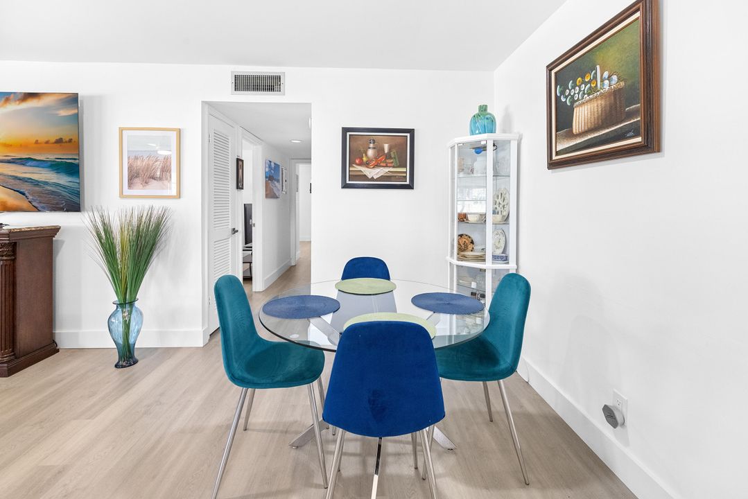 For Sale: $250,000 (2 beds, 2 baths, 1175 Square Feet)