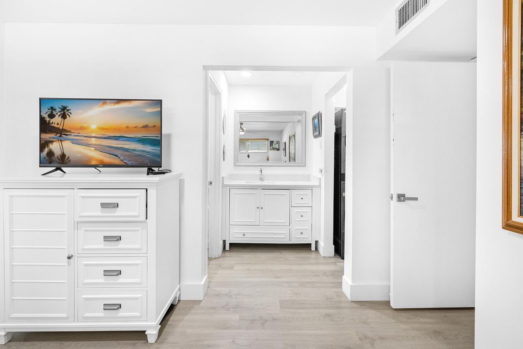 For Sale: $250,000 (2 beds, 2 baths, 1175 Square Feet)