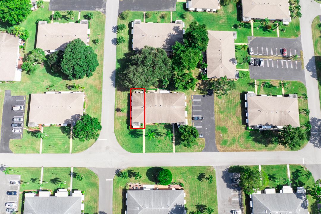 For Sale: $250,000 (2 beds, 2 baths, 1175 Square Feet)