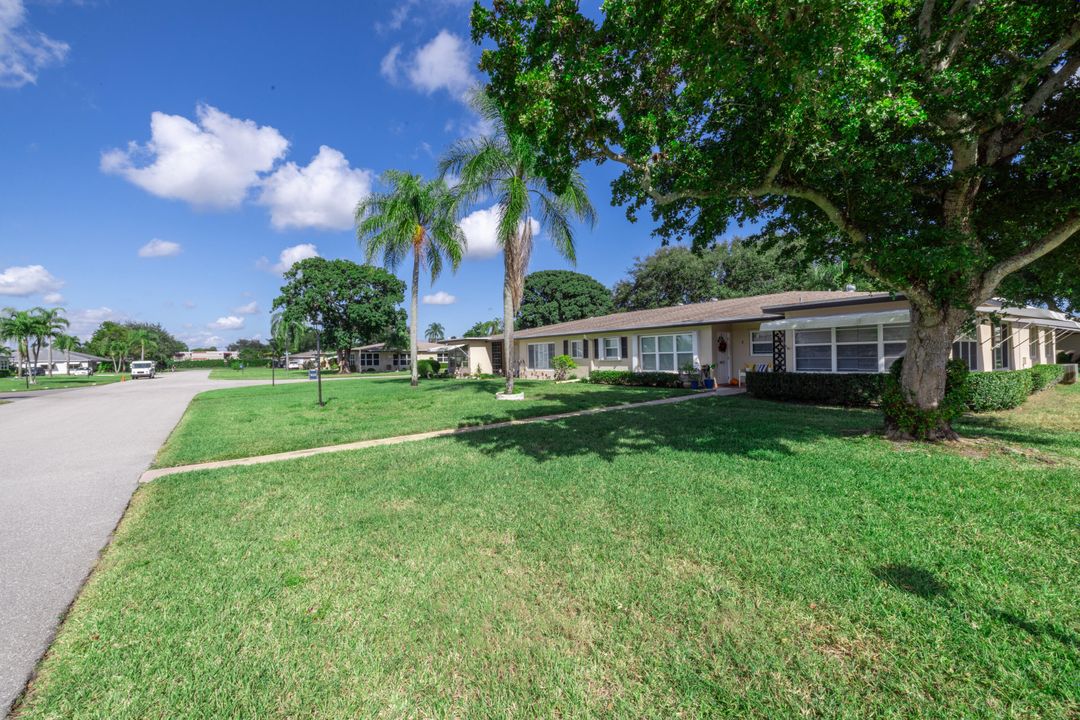 For Sale: $250,000 (2 beds, 2 baths, 1175 Square Feet)