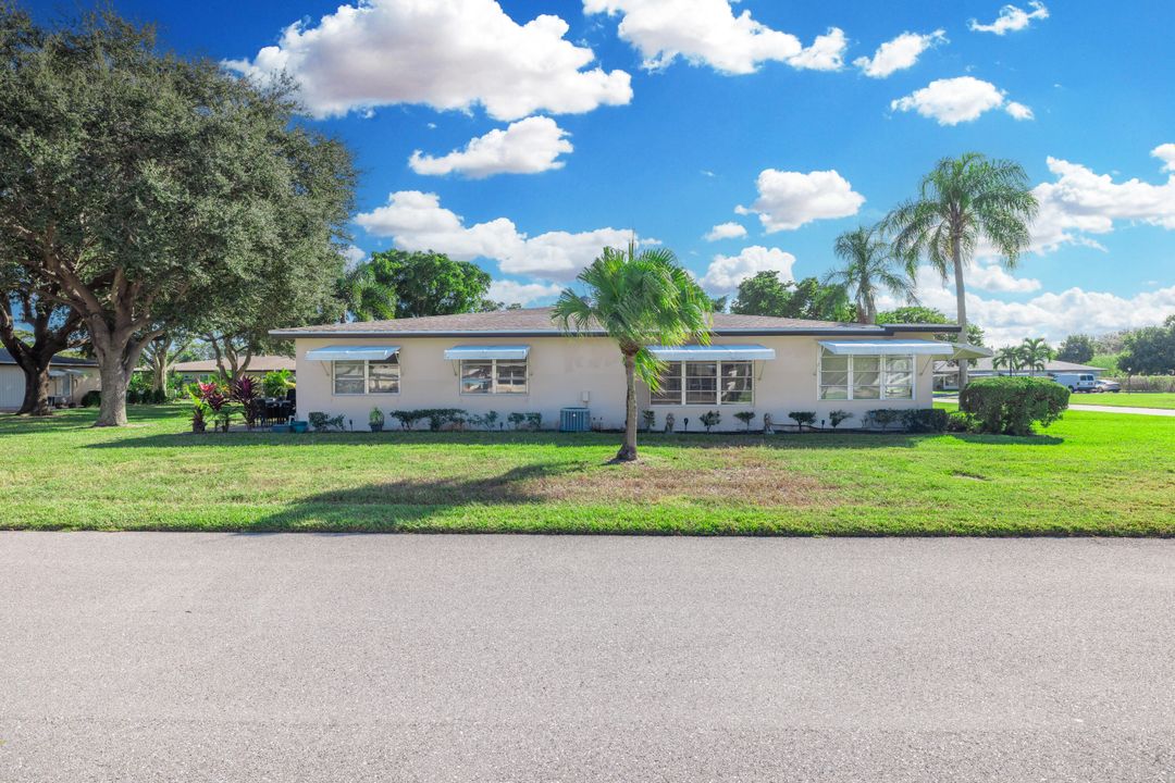 For Sale: $250,000 (2 beds, 2 baths, 1175 Square Feet)