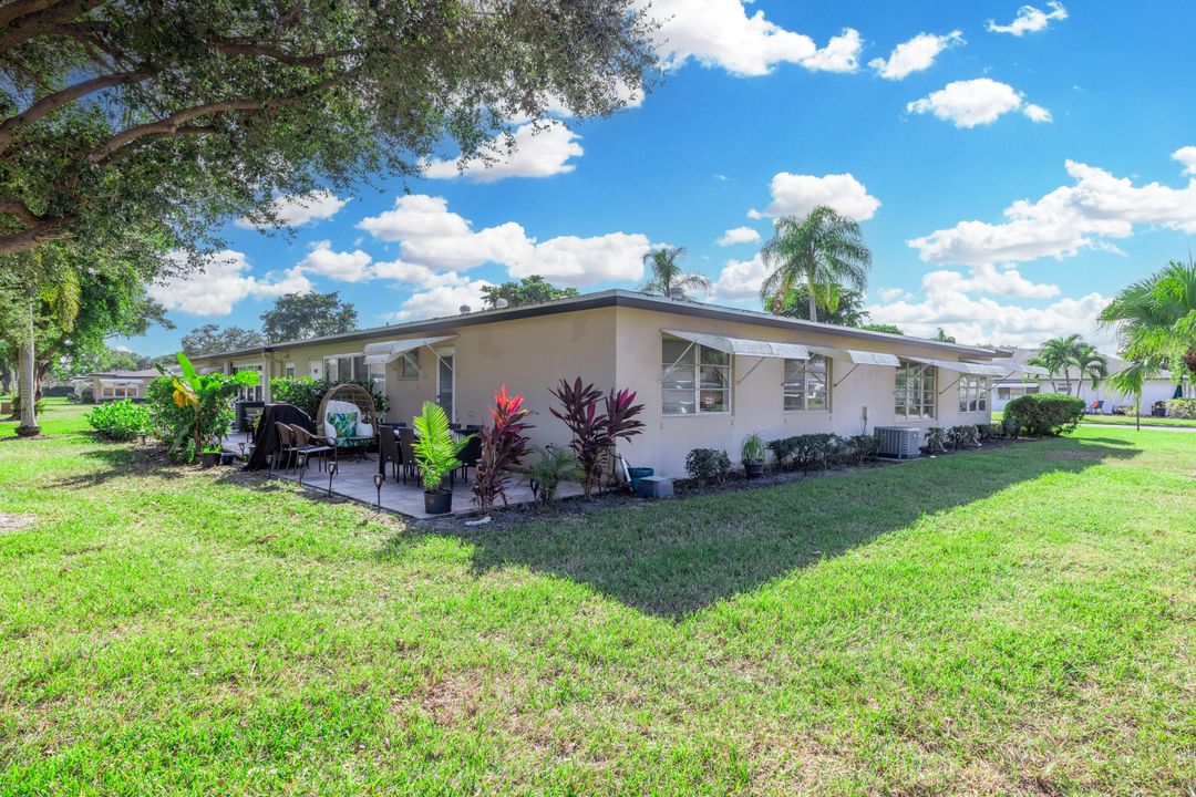 For Sale: $250,000 (2 beds, 2 baths, 1175 Square Feet)