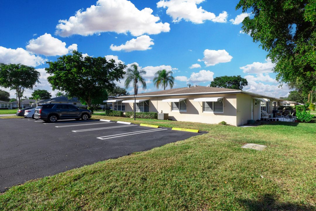 For Sale: $250,000 (2 beds, 2 baths, 1175 Square Feet)