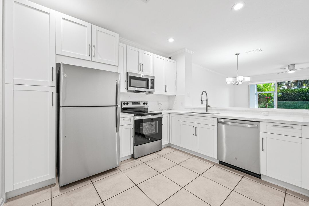 出租: $3,300 (3 贝兹, 2 浴室, 1570 平方英尺)