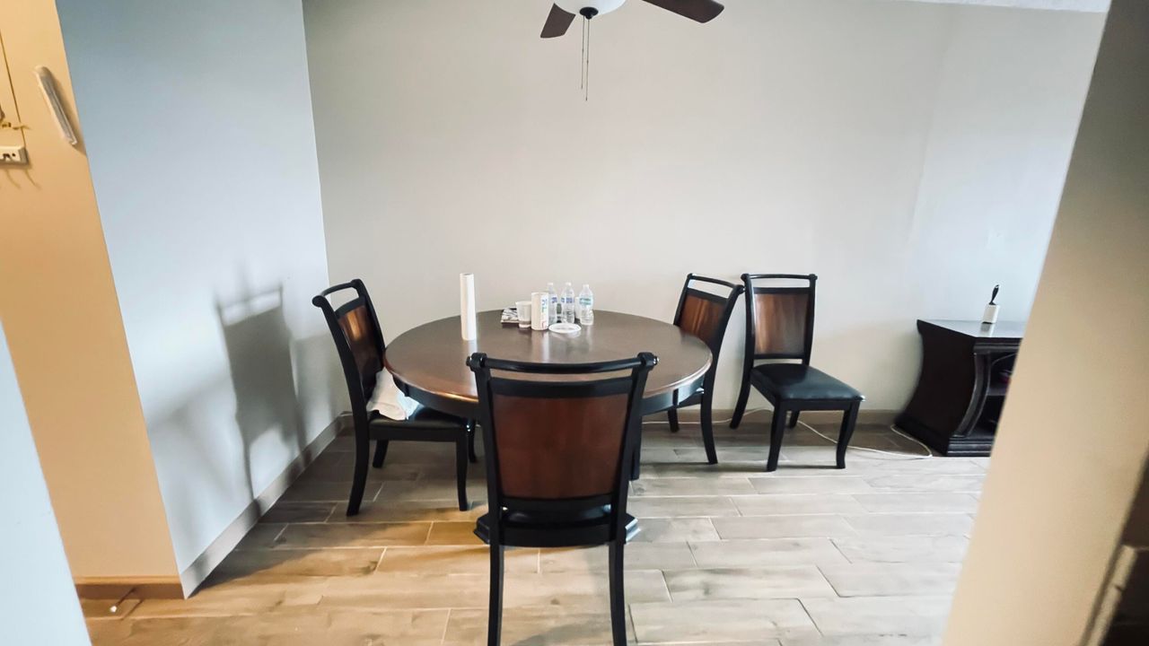 出租: $1,250 (1 贝兹, 1 浴室, 702 平方英尺)