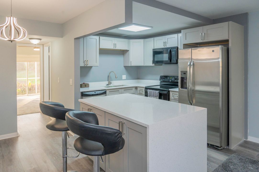 For Sale: $96,000 (1 beds, 1 baths, 570 Square Feet)