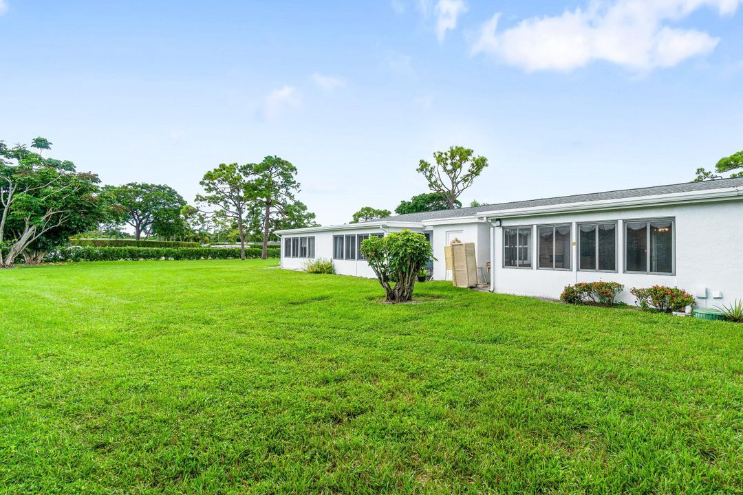 For Sale: $224,500 (2 beds, 2 baths, 1220 Square Feet)