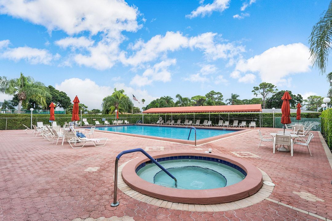 For Sale: $224,500 (2 beds, 2 baths, 1220 Square Feet)