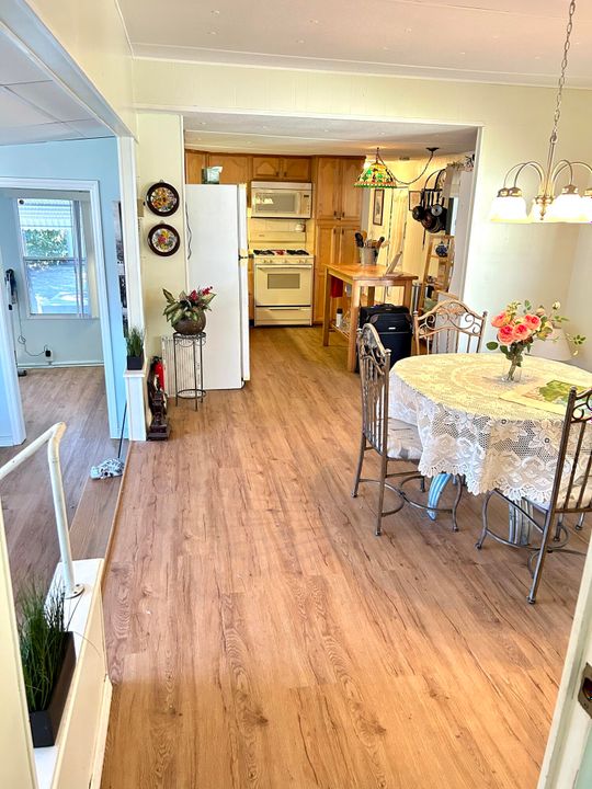 For Rent: $2,500 (2 beds, 1 baths, 600 Square Feet)