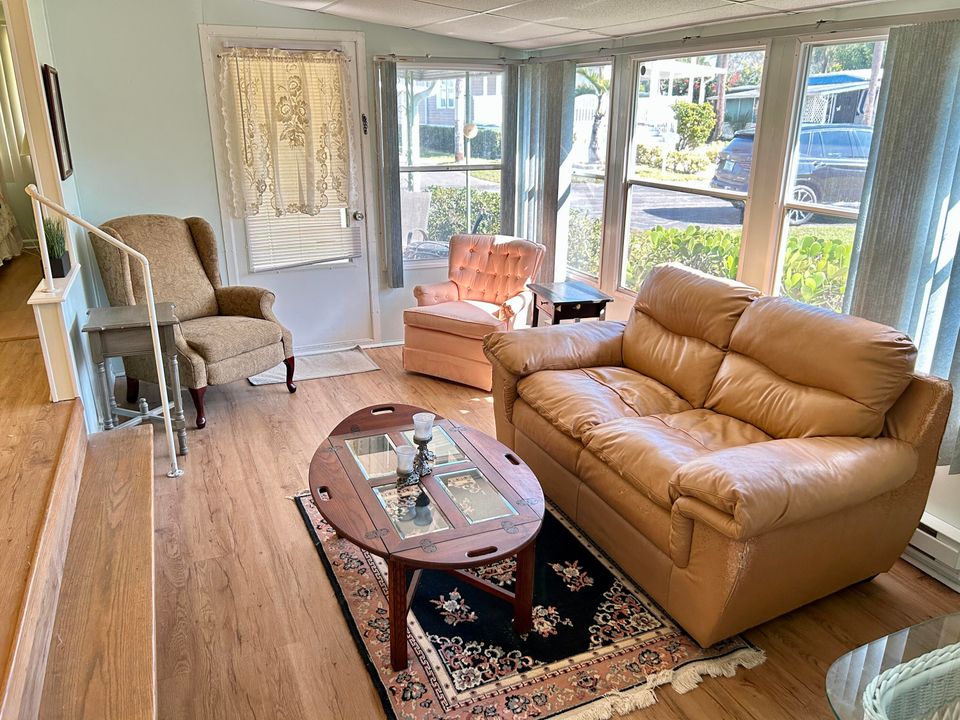 For Rent: $2,500 (2 beds, 1 baths, 600 Square Feet)