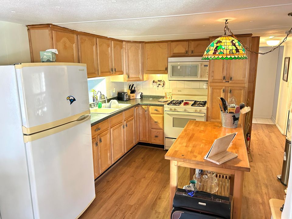 For Rent: $2,500 (2 beds, 1 baths, 600 Square Feet)