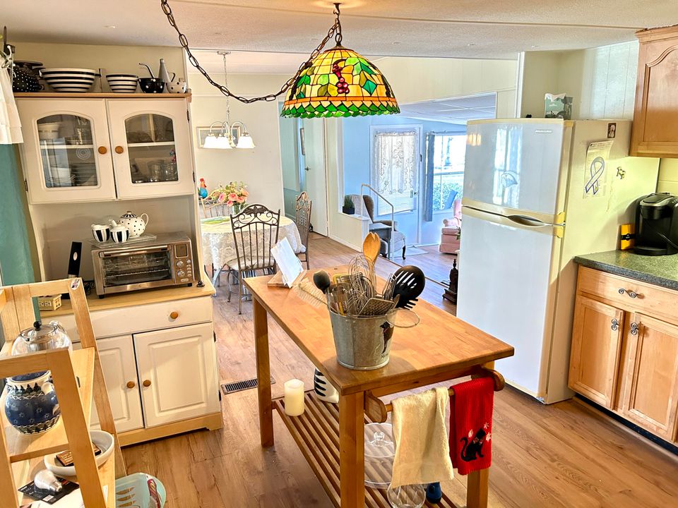 For Rent: $2,500 (2 beds, 1 baths, 600 Square Feet)