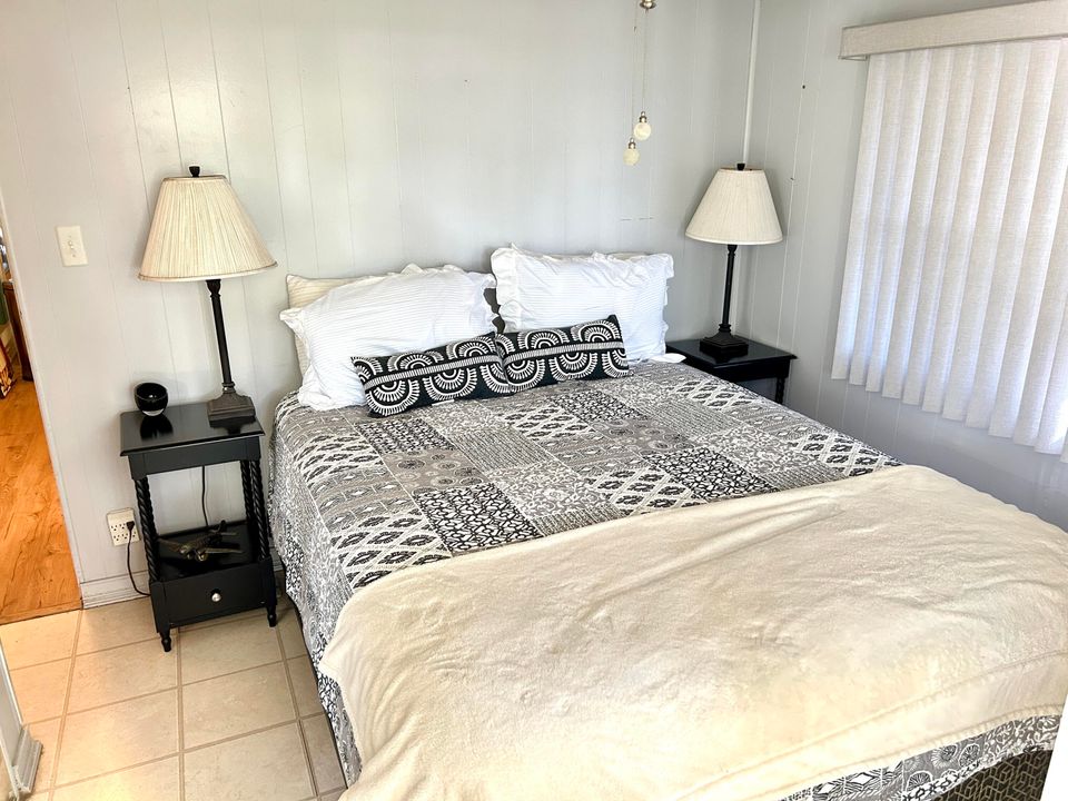 For Rent: $2,500 (2 beds, 1 baths, 600 Square Feet)