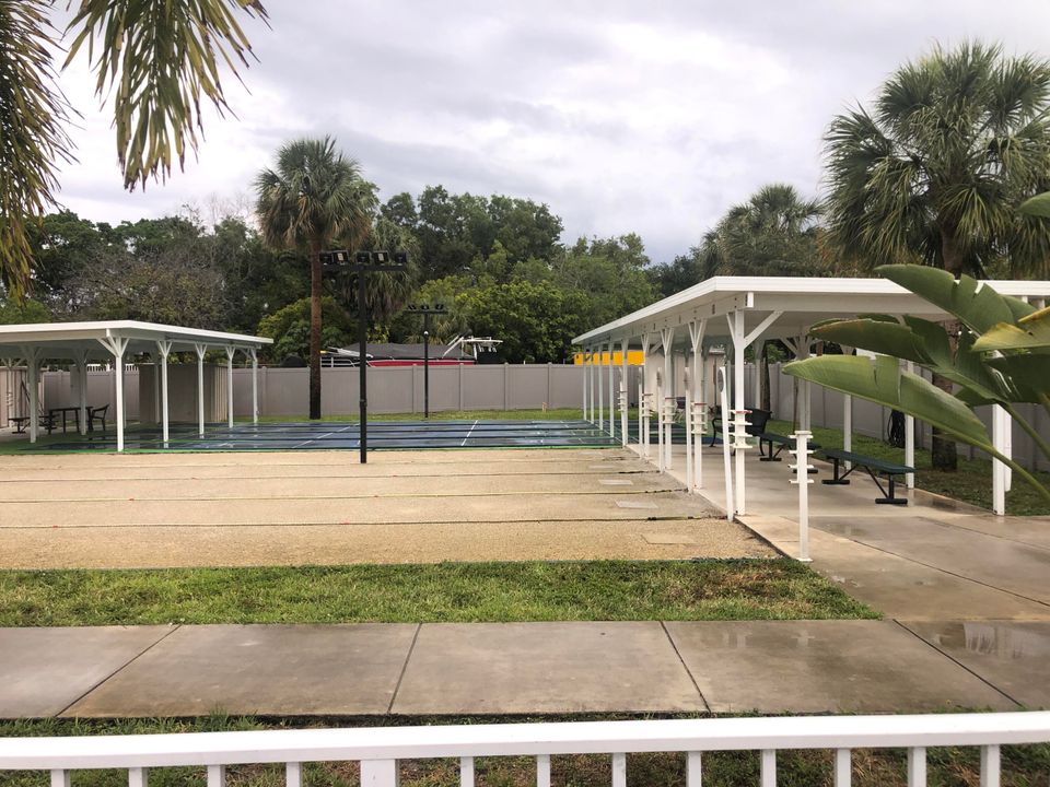 For Rent: $2,500 (2 beds, 1 baths, 600 Square Feet)