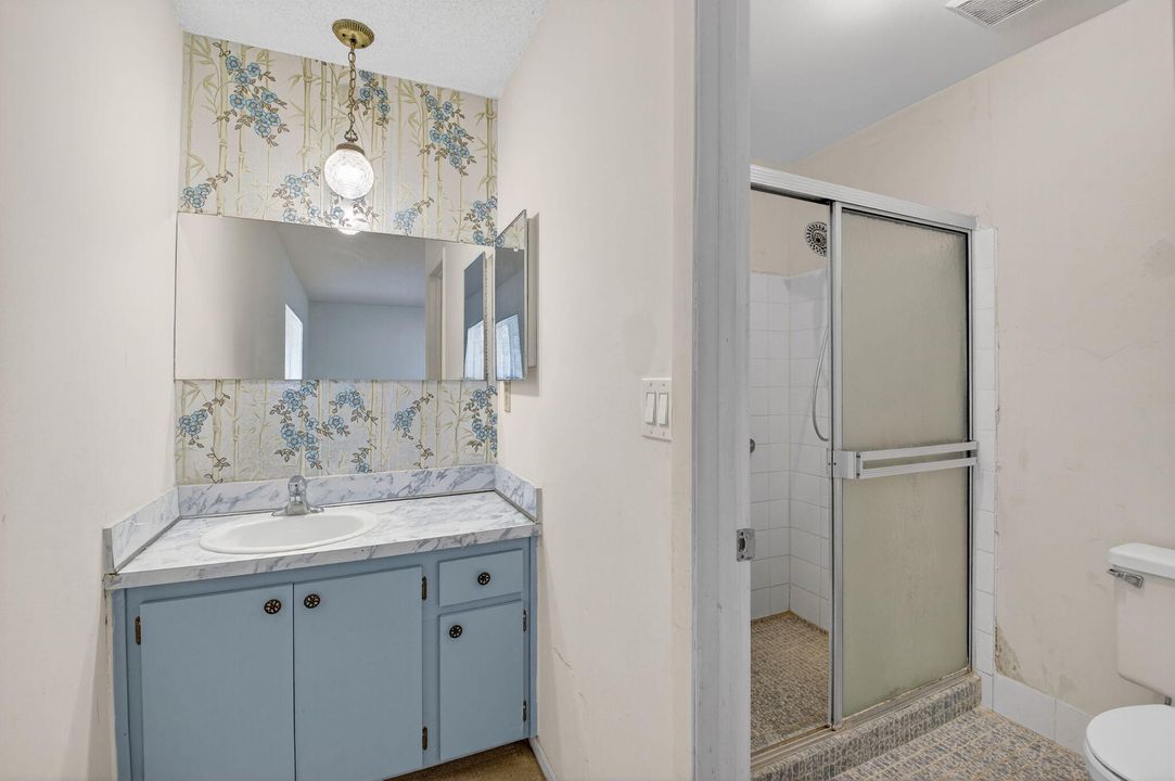 For Sale: $675,000 (3 beds, 2 baths, 1256 Square Feet)