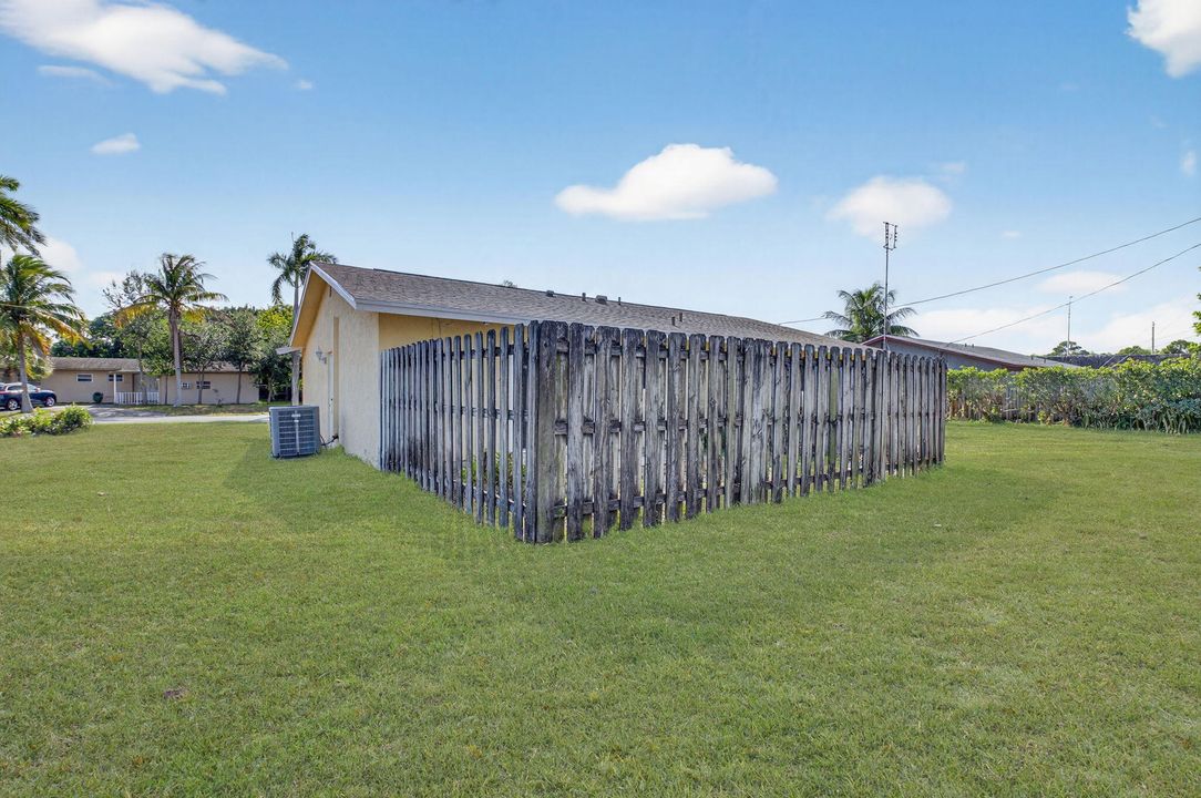 For Sale: $675,000 (3 beds, 2 baths, 1256 Square Feet)